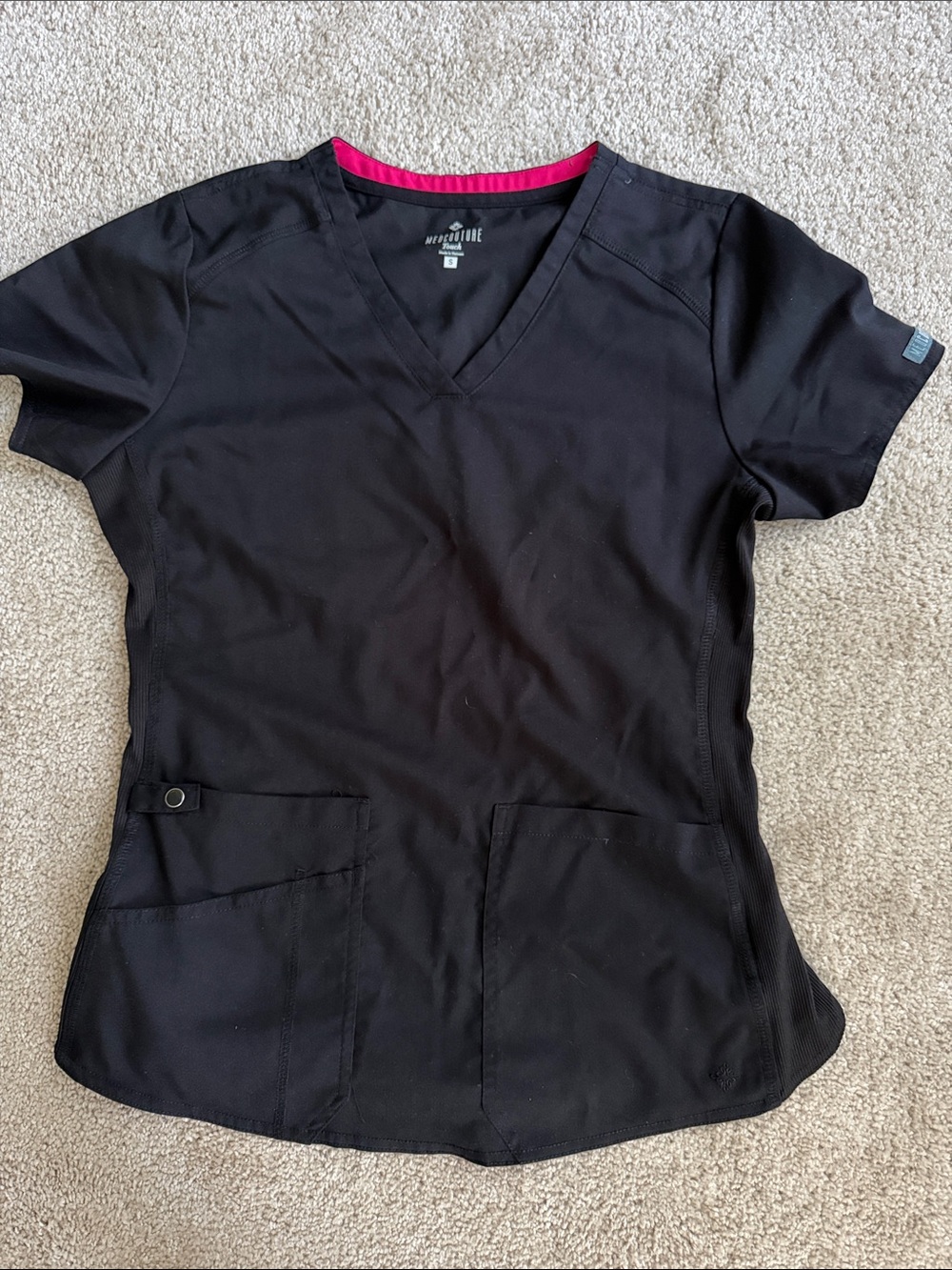Medcouture Black Short Sleeve V-Neck Scrub Top